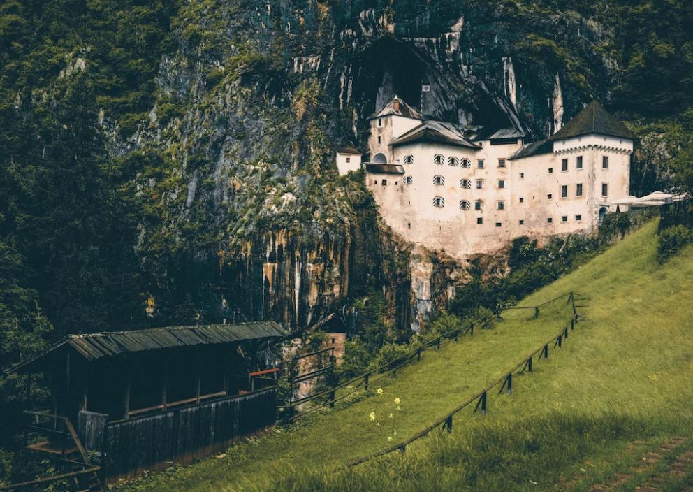 Château de Prejama slovenie